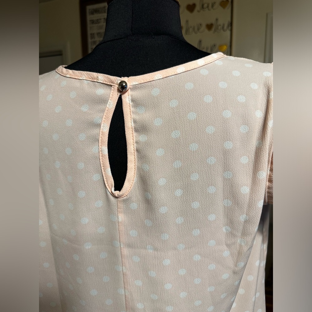APRIL WOMENS BEAUTIFUL 😍 PINK AND WHITE DOTS TOP SIZE M IN EXCELLENT CONDITION - Picture 8 of 9